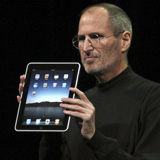 Хю Хефнър клекна пред Apple, цензурират Playboy за iPad