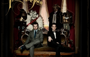 Panic! At The Disco дебютират като дуо с Vices & Virtues