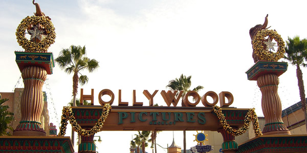 Холивуд умира, световното кино с рекорд по приходи