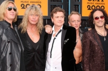 Def Leppard тръгват на мащабно турне