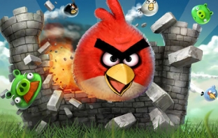 Angry Birds атакуват Facebook това лято