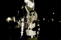 Lady Gaga пусна кънтри ремикс на Born This Way