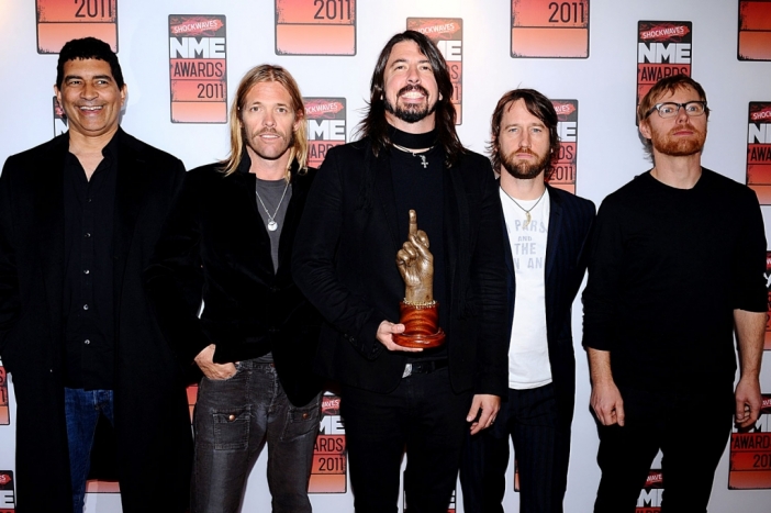 Адел спря на 11, Foo Fighters превзеха Великобритания