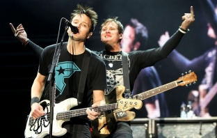 Blink-182 отложиха турнето си в Европа за 2012