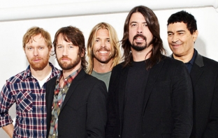 Foo Fighters No.1 по продажби и на UK Record Store Day 2011