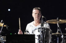 Барабанистът на U2 дебютира в киното, ще обира банки