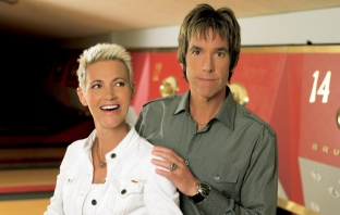 Нора от Music Idol подгрява шоуто на Roxette в София