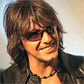 Richie Sambora си счупи ръката