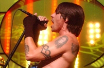 Red Hot Chili Peppers се завръщат с нов албум през август