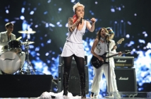 Поли Генова с "На инат" не се класира за финала на Евровизия 2011 (Видео)
