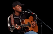 Javier Colon спечели първия сезон на The Voice в САЩ