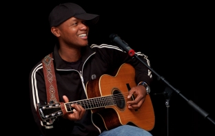 Javier Colon спечели първия сезон на The Voice в САЩ