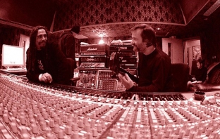 Супергрупата на китариста на Korn пусна безплатно първия си сингъл (Аудио)