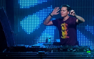 Виж кой печели покана за партито на Tiësto на Solar Summer Festival 2011 с Avtora.com!