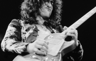 Джими Пейдж (екс- Led Zeppelin) отхвърли Twitter, пусна собствен сайт Джими Пейдж (екс- Led Zeppelin) отхвърли Twitter, пусна собствен сайт