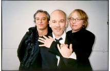 R.E.M. сложиха край на съществуването си, издават best-of компилация