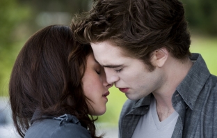 Бруно Марс с хита It Will Rain в саундтрака на The Twilight Saga: Breaking Down Part 1