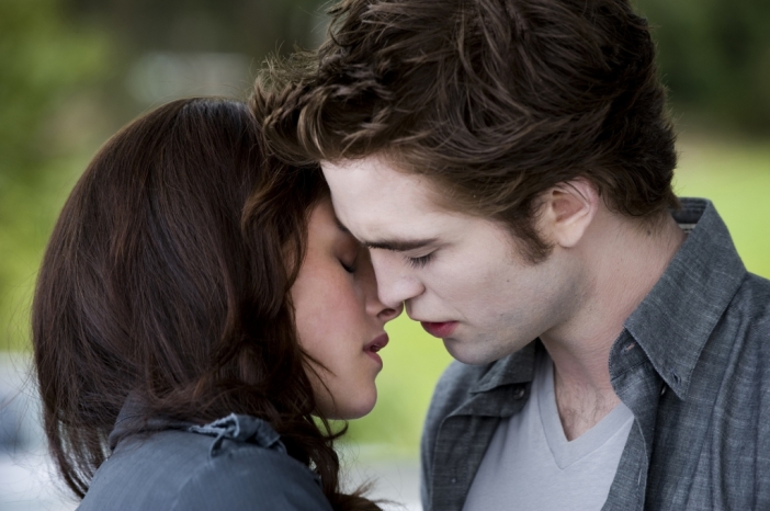 Бруно Марс с хита It Will Rain в саундтрака на The Twilight Saga: Breaking Down Part 1