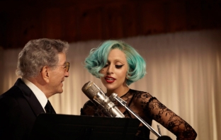 Тони Бенет представя: Lady Gaga в The Lady Is A Tramp (Видео)