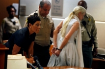 Линдзи Лоуън пак отърва затвора, ще работи в морга (Видео)