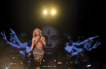 Shakira - Live From Paris 