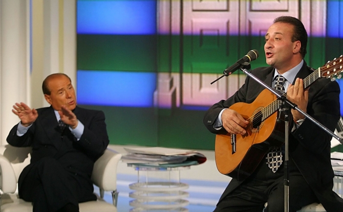 Берлускони издаде нов албум с неаполитански песни