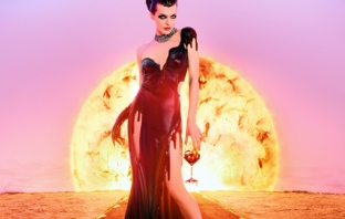Мила Йовович - зловещо секси в календара на Campari за 2012 г., вдъхновен от Апокалипсиса