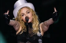 Тъчдаун! Мадона прави шоуто на полувремето на Super Bowl XLVI догодина