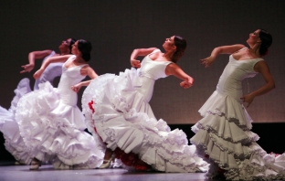 Cambio de Tercio - oгнено фламенко с Рохас, Родригес и Nuevo Ballet Espanol