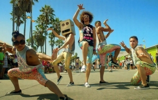 Риана отстъпи първото място в Billboard Hot 100 на LMFAO