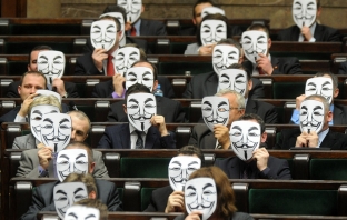 Масово недоволство срещу ACTA, обърнахме палачинката: подписът вече е под условие