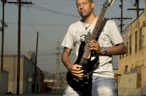 Tony MacAlpine води уроци по китара преди концерта в София