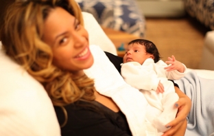 Ексклузивно: виж първите снимки на дъщеричката на Beyonce и Jay-Z - Blue Ivy!