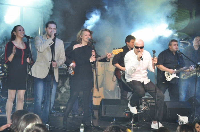 Слави Трифонов и Ку-Ку Бенд със зрелищно шоу на софийска сцена (Снимки)