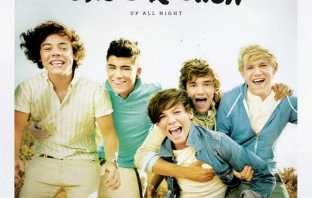 Виж кой печели албума Up All Night на One Direction с Avtora.com!