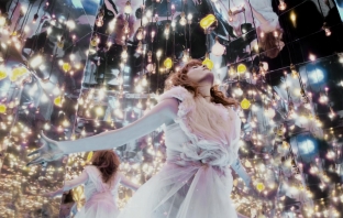 Спечели албума Ceremonials на Florence and the Machine с Avtora.com!