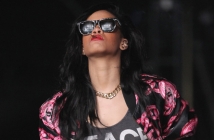 Rihanna се надруса с трева на фестивала Coachella, оправда се с.. Боб Марли