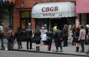 CBGB Music Festival предшества завръщането на легендарния клуб в Манхатън