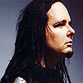 Jonathan Davis с тежко заболяване на кръвта, турнето на Korn отложено