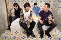Алекс Търнър от Arctic Monkeys: „Пpеструвахме се на Oasis като ученици”