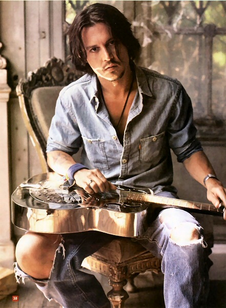 Виж няколко изяви на Johnny Depp като рок звезда