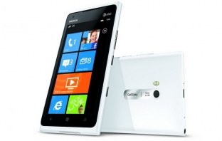 Lumia 900 – най-доброто от сътрудничеството между Nokia и Microsoft