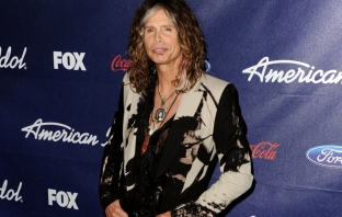 И Стивън Тайлър от Aerosmith аут от журито на American Idol