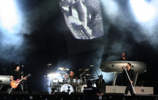 Depeche Mode изнесоха внушителен концерт в София