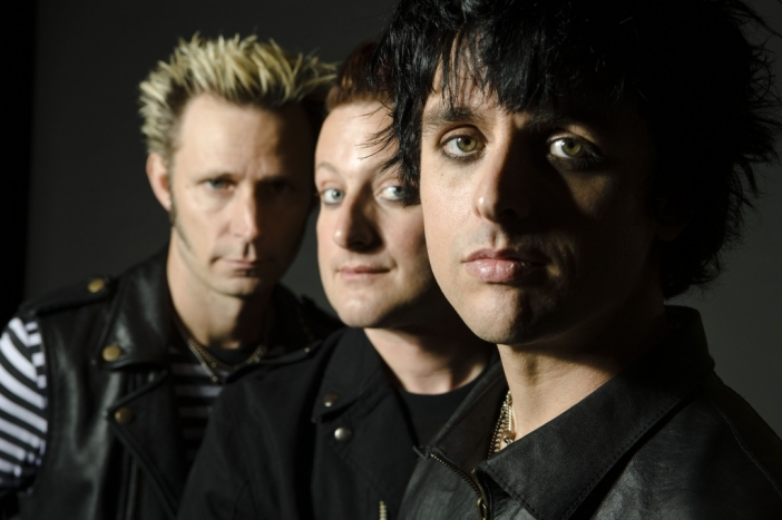 Green Day с песен в памет на Ейми Уайнхаус