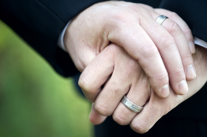 Шотландия узаконява еднополовите бракове