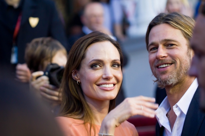 Анджелина Джоли кани бившите си на сватбата