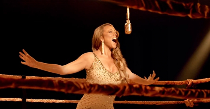 Марая Кери владее боксовия ринг в новото си видео