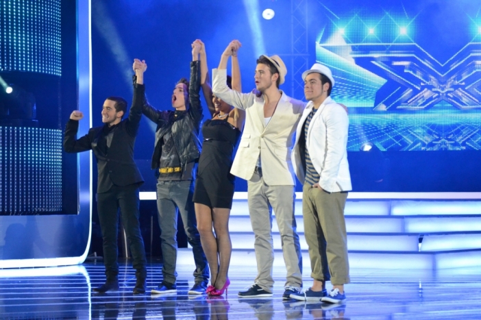 Рафи, Богомил, Sanny Alexa и Ангел и Моисей от X Factor пеят на Мача на звездите