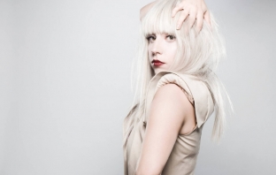 Lady Gaga обеща блестящо и уникално по рода си представяне на ARTPOP